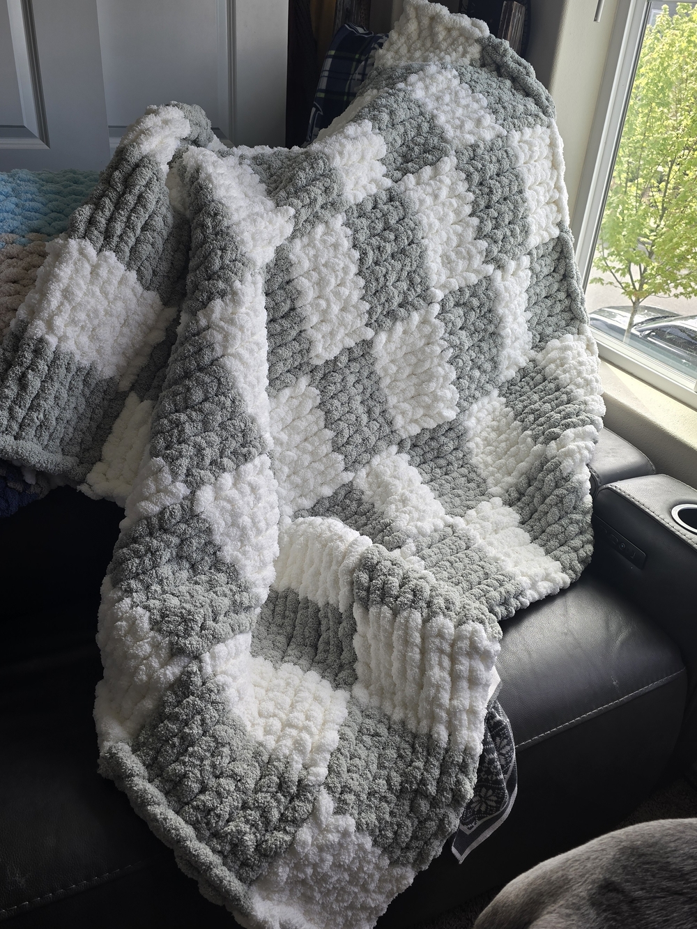 Chunky Chevron Plush Throw Blanket - White & Sage Green